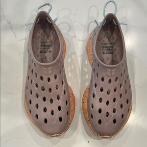 Kane Footwear Revive Shoes Men 9 Women 11